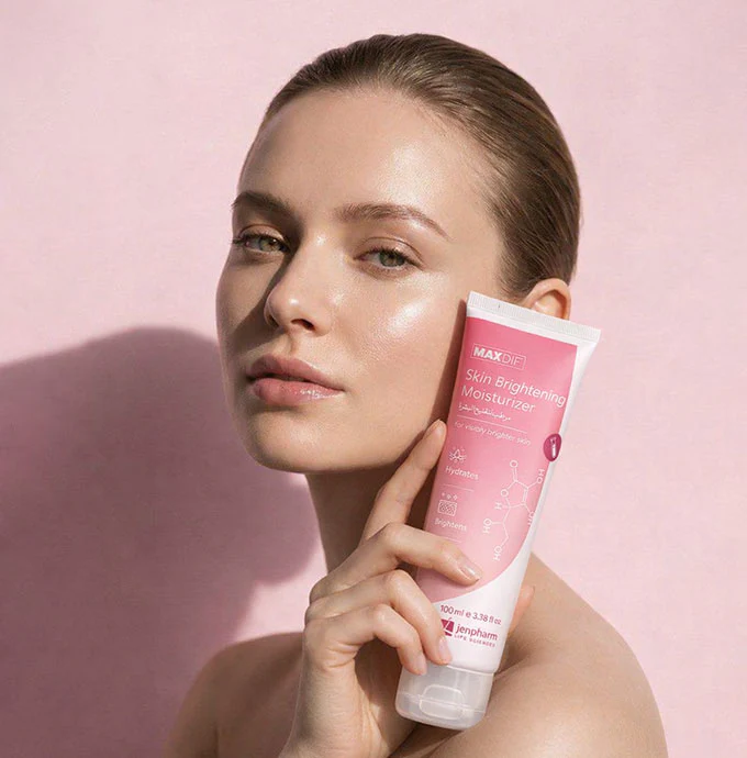 Maxdif Brightening Moisturizer - Image 4